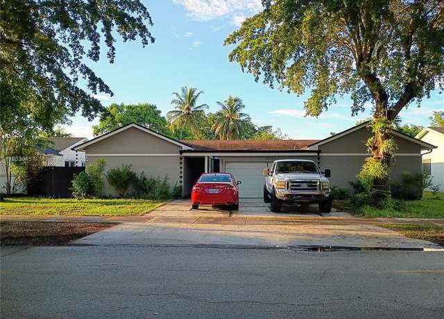 Property at 13761 SW 109th St, Miami, FL 33186, 3 beds, 2 baths