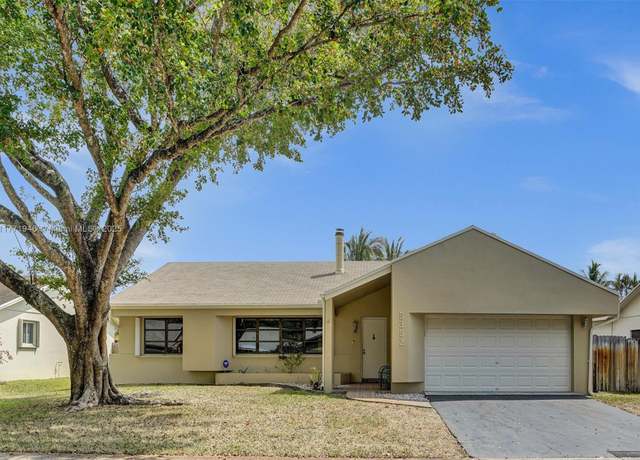 Property at 5352 SW 118th Ave, Cooper City, FL 33330, 3 beds, 2 baths