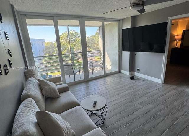 Property at 114 Royal Park Dr Unit 4H, Oakland Park, FL 33309, 2 beds, 2 baths