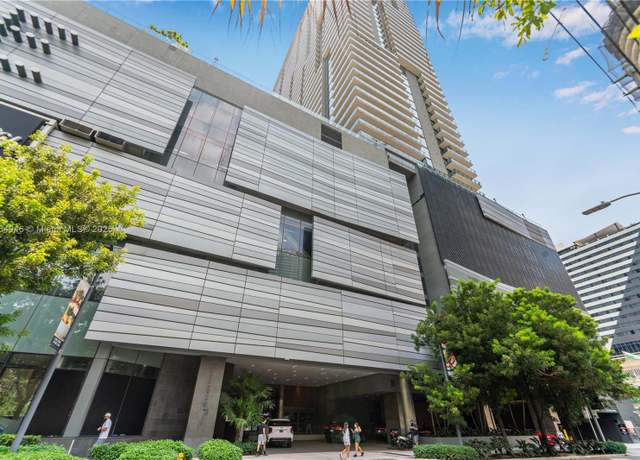 Property at 88 SW 7th St #2910, Miami, FL 33130, 2 beds, 2.5 baths