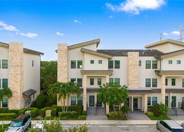 Property at 10467 NW 82nd St #1, Doral, FL 33178, 3 beds, 3 baths