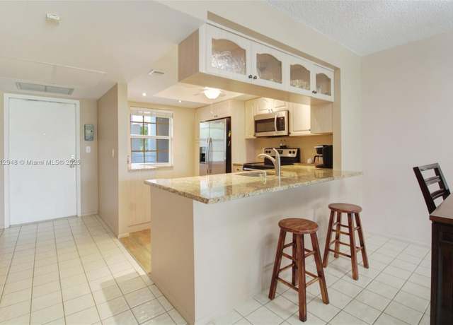 Property at 605 Oaks Dr #305, Pompano Beach, FL 33069, 2 beds, 2 baths