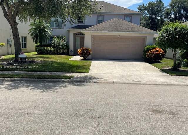 Property at 2645 SW 12th Sq SW, Vero Beach, FL 32968, 4 beds, 2.5 baths