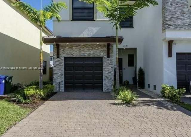 Property at 25185 SW 108th Ave, Homestead, FL 33032, 3 beds, 2.5 baths