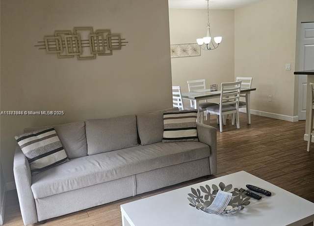 Property at 19655 E Country Club Dr #6106, Aventura, FL 33180, 1 bed, 1 bath