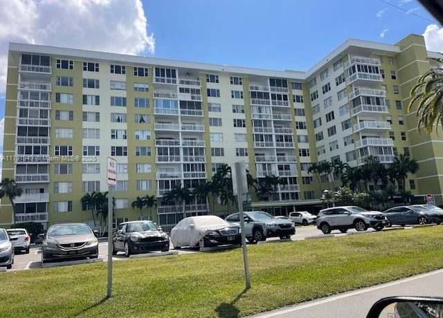 Property at 4400 Hillcrest Dr Unit 701B, Hollywood, FL 33021, 2 beds, 2 baths