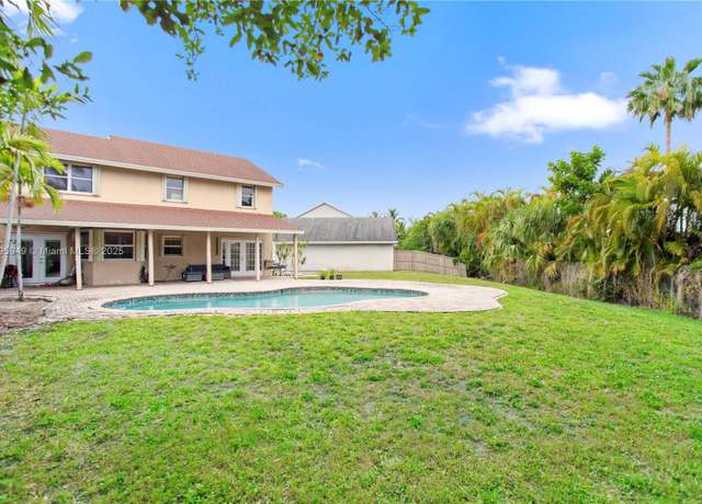 Property at 1051 SW 95th Ter, Pembroke Pines, FL 33025, 4 beds, 2.5 baths