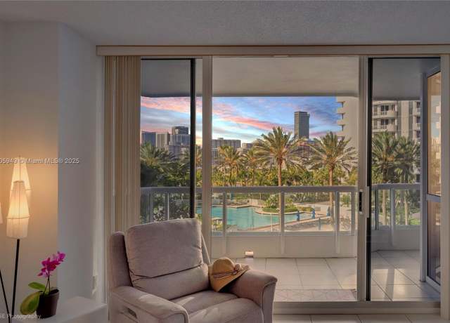 Property at 21205 Yacht Club Dr #701, Aventura, FL 33180, 3 beds, 2 baths