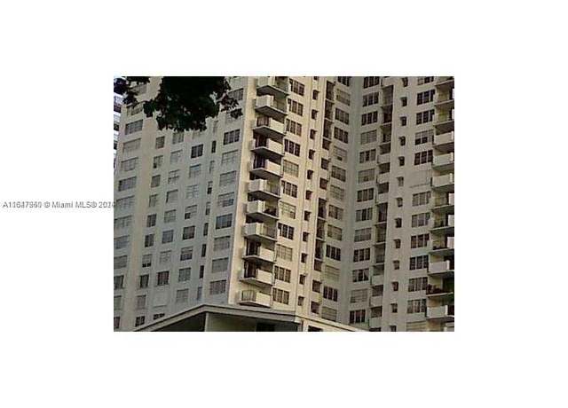 Property at 2750 NE 183rd St #707, Aventura, FL 33160, 1 bed, 1.5 baths