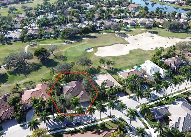 Property at 2531 Eagle Run Dr, Weston, FL 33327, 5 beds, 3 baths