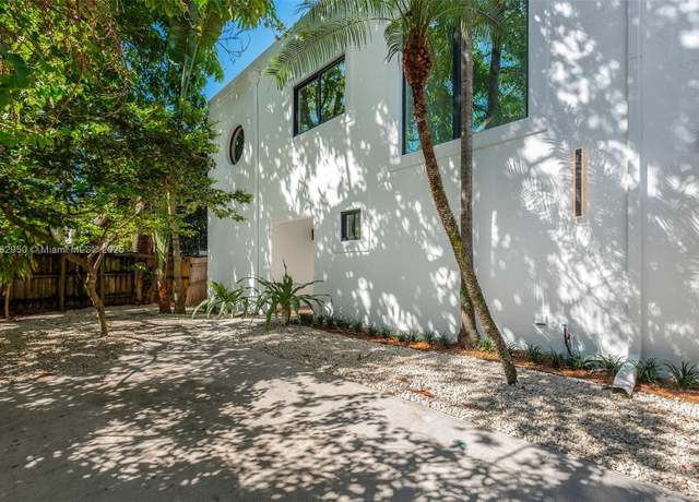 Property at 3010 Blaine St #3010, Miami, FL 33133, 3 beds, 2.5 baths