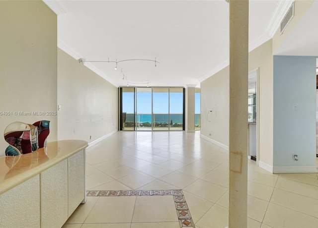 Property at 20281 E Country Club Dr #2104, Aventura, FL 33180, 2 beds, 2 baths