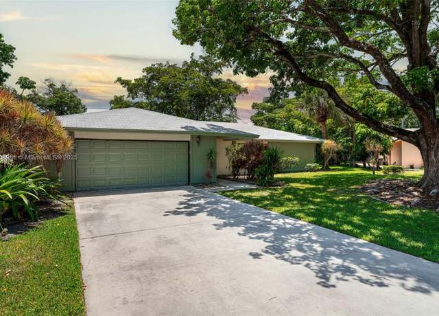 Property at 2394 NW 7th Ct, Delray Beach, FL 33445, 2 beds, 2 baths