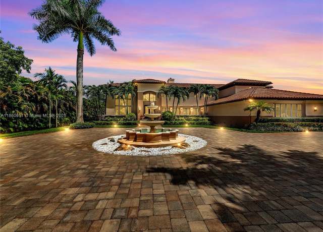 Property at 13425 SW 37th Pl, Davie, FL 33330, 5 beds, 4.5 baths
