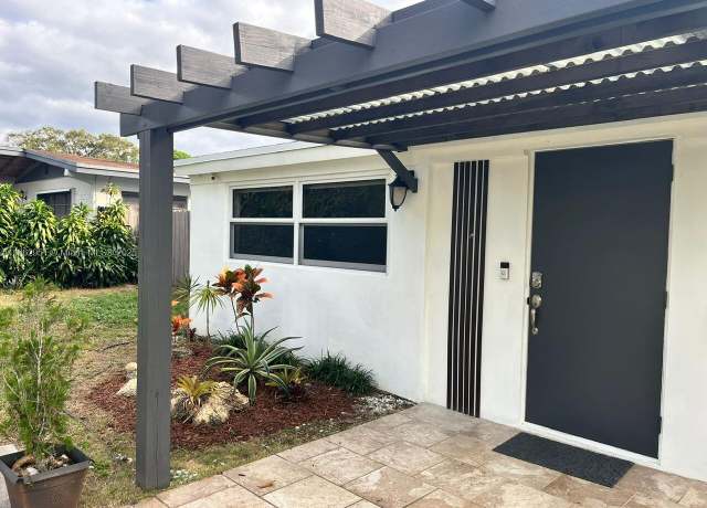 Property at 1600 NE 175th St, North Miami Beach, FL 33162, 2 beds, 1 bath