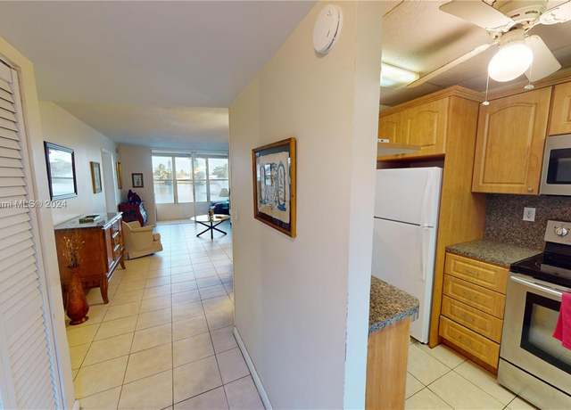 Property at 9440 Sunrise Lakes Blvd #103, Sunrise, FL 33322, 2 beds, 2 baths