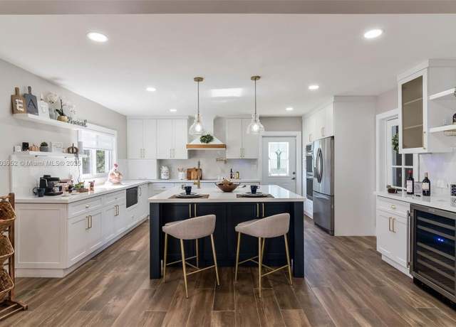 Property at 19450 SW 125th Ave, Miami, FL 33177, 4 beds, 3.5 baths