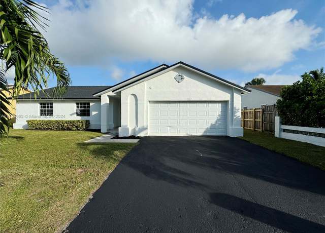 Property at 13823 SW 285th St, Homestead, FL 33033, 4 beds, 2 baths