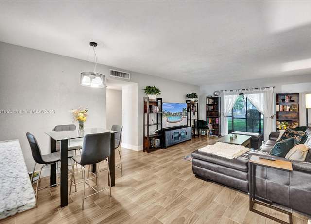 Property at 8504 Old Country Mnr #205, Davie, FL 33328, 2 beds, 2 baths
