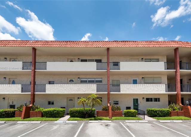 Property at 9823 S Hollybrook Lake Dr #105, Pembroke Pines, FL 33025, 1 bed, 1.5 baths