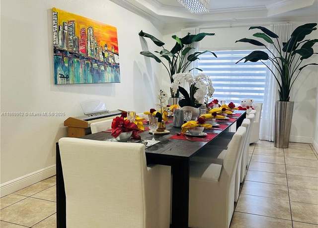 Property at 6040 SW 97th Ave, Miami, FL 33173, 6 beds, 4 baths