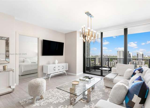 Property at 1000 Brickell Plz #2211, Miami, FL 33131, 1 bed, 1.5 baths