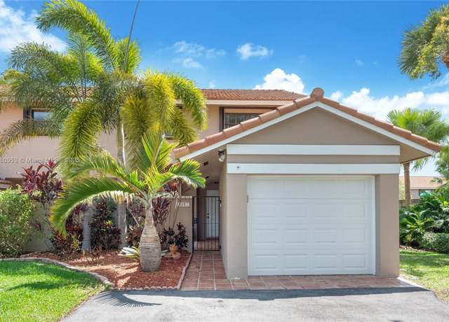 Property at 8913 SW 113th Place Cir W, Miami, FL 33176, 3 beds, 2.5 baths