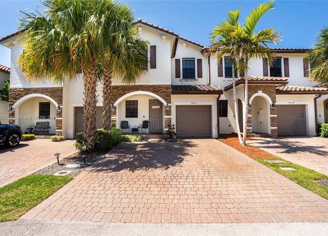 Property at 5421 NW 27th St, Margate, FL 33063, 3 beds, 2.5 baths