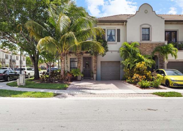 Property at 23720 SW 114th Pl, Homestead, FL 33032, 3 beds, 2.5 baths