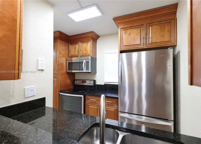 Property at 909 Twin Lakes Dr Unit 3-F, Coral Springs, FL 33071, 2 beds, 2 baths