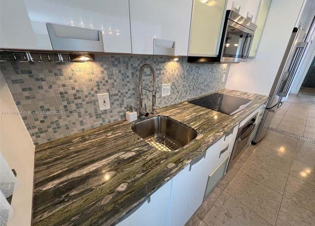 Property at 1340 Lincoln Rd #705, Miami Beach, FL 33139, 1 bed, 1.5 baths