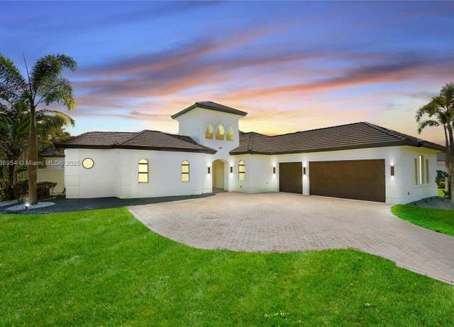 Property at 499 SW Squire Johns Ln, Palm City, FL 34990, 4 beds, 3.5 baths