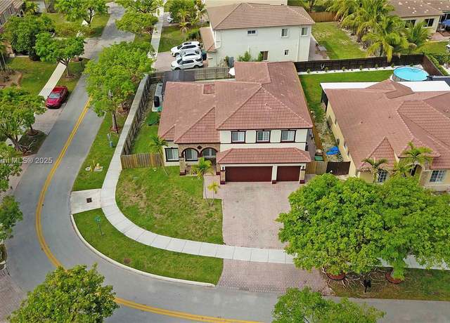 Property at 9402 SW 218th Ln, Cutler Bay, FL 33190, 4 beds, 3 baths