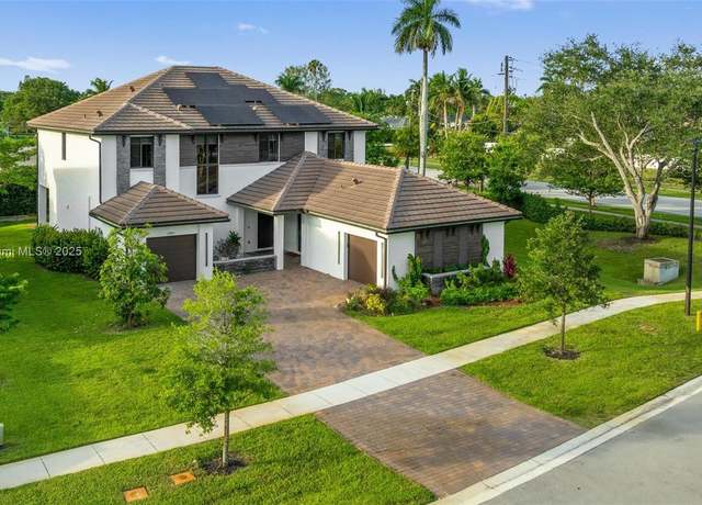Property at 13005 Addilyn Ct, Davie, FL 33325, 5 beds, 4.5 baths