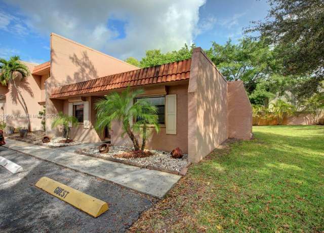 Property at 10 Seville Cir Unit 6-54, Davie, FL 33324, 2 beds, 2 baths