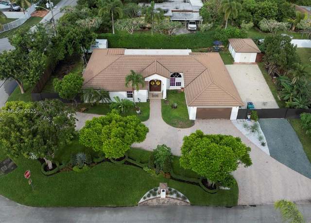 Property at 28401 SW 158th Ct, Homestead, FL 33033, 4 beds, 2 baths