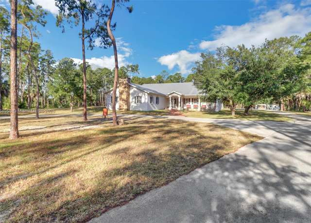 Property at 2825 Jenkins Way, Naples, FL 34117, 4 beds, 5.5 baths