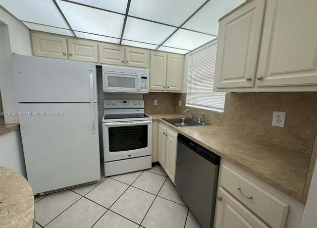 Property at 1638 Embassy Dr #307, West Palm Beach, FL 33401, 1 bed, 1 bath