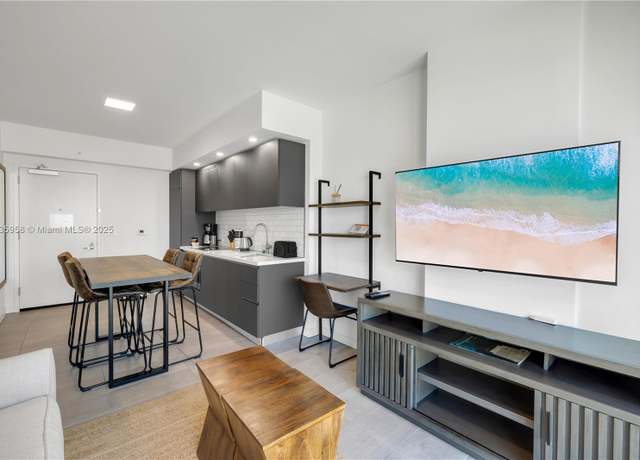 Property at 227 NE 2nd St #2305, Miami, FL 33132, 1 bed, 1 bath