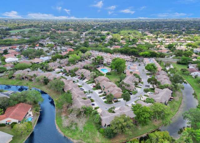 Property at 1627 Cypress Pointe Dr Unit 2-1, Coral Springs, FL 33071, 3 beds, 2 baths