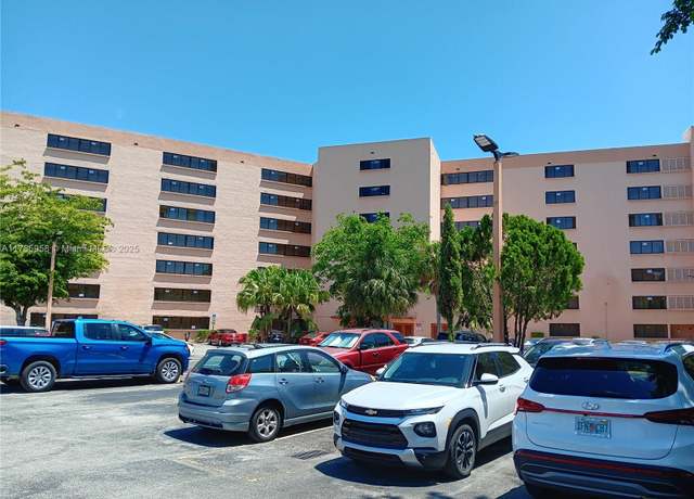Property at 9688 Fontainebleau Blvd #401, Miami, FL 33172, 1 bed, 1 bath