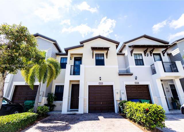 Property at 10464 NW 61st St, Doral, FL 33178, 3 beds, 2.5 baths