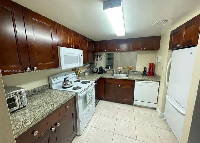 Property at 765 NW 91st Ter #765, Plantation, FL 33324, 3 beds, 2.5 baths