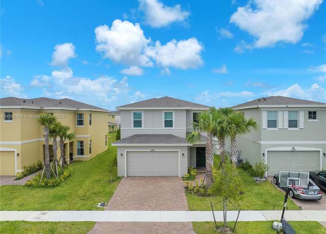Property at 1992 NW Cataluna Cir, Port St. Lucie, FL 34986, 3 beds, 2.5 baths