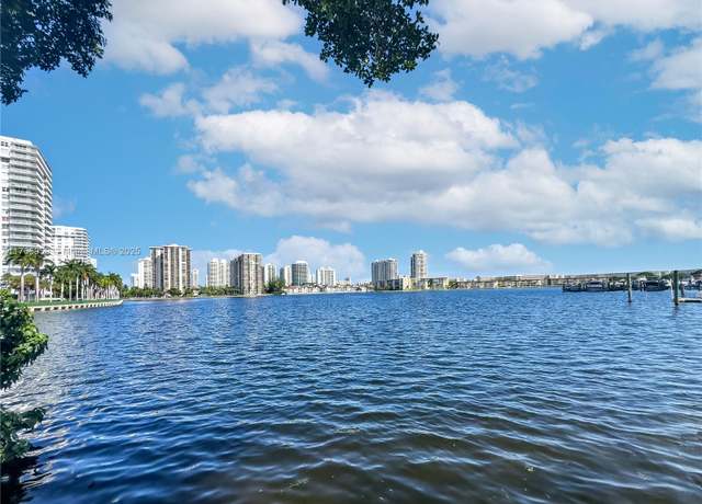 Property at 2750 NE 183rd St #407, Aventura, FL 33160, 1 bed, 1.5 baths