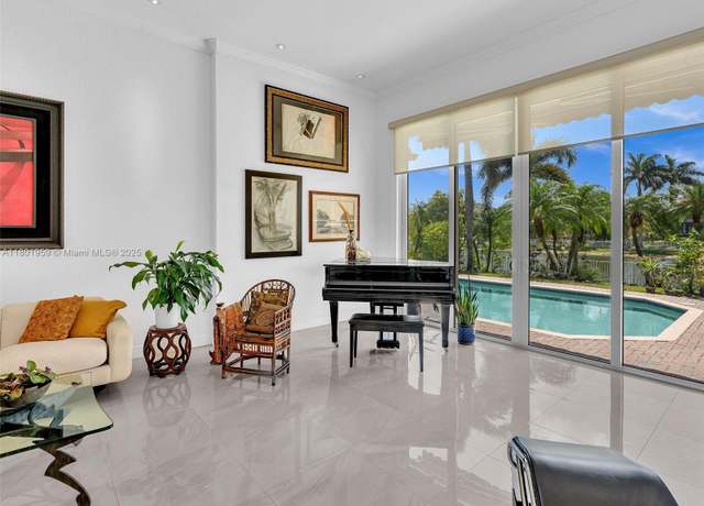 Property at 3230 SW 194th Ter, Miramar, FL 33029, 4 beds, 2.5 baths