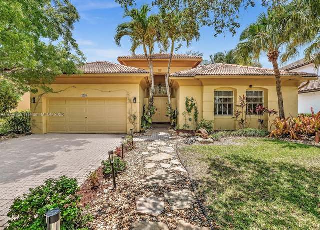 Property at 3230 SW 194th Ter, Miramar, FL 33029, 4 beds, 2.5 baths