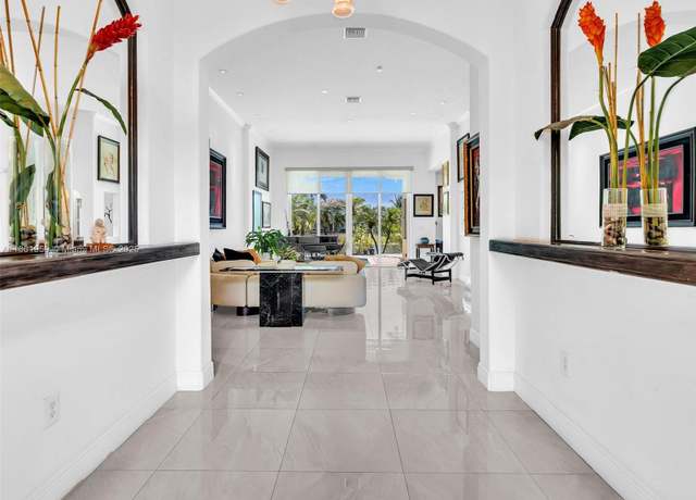 Property at 3230 SW 194th Ter, Miramar, FL 33029, 4 beds, 2.5 baths