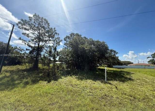 Property at 1361 Jabara Cir, La Belle, FL 33935