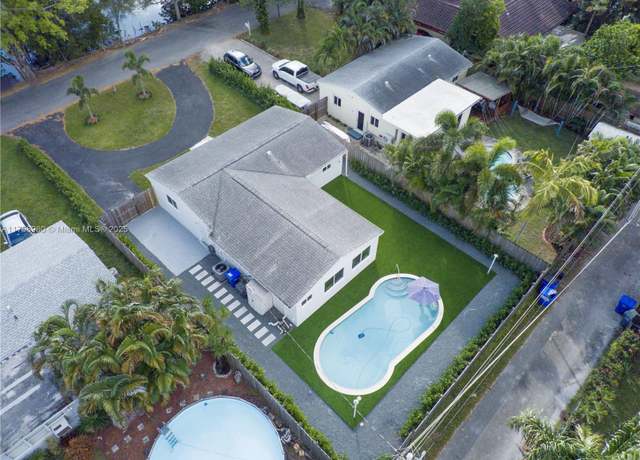 Property at 1116 N 31st Ave, Hollywood, FL 33021, 4 beds, 2 baths